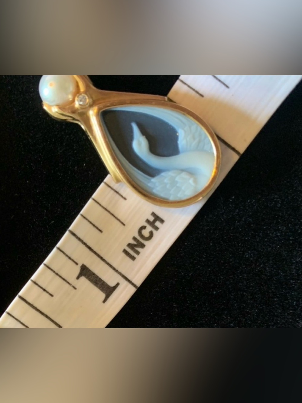 Rare Vintage Estate Solid 14K Yellow Gold Blue Agate Swan Cameo Pendant - Picture 4 of 5